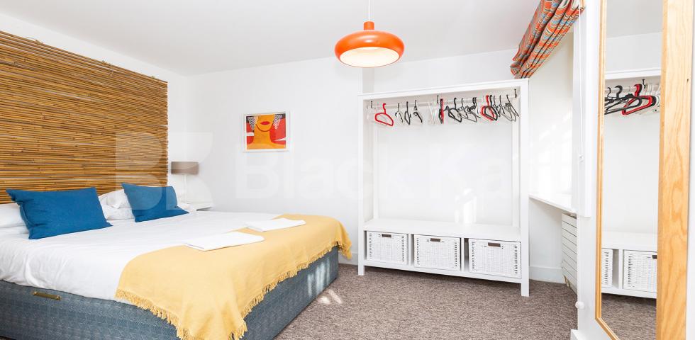 3 double bedrooms, modern kitchen & bathroom mins to UCL,SOAS & LSE Gower Street, Bloomsbury